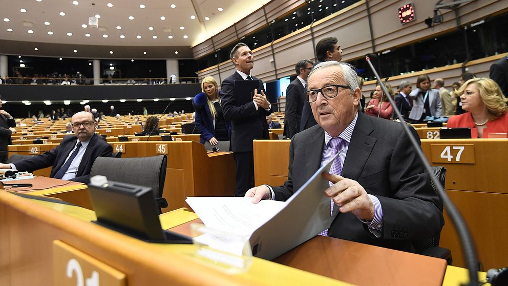 EU-kommissionens ordförande Jean-Claude Juncker på plats i parlamentet i Bryssel för att diskutera EU:s budgetsförslag.