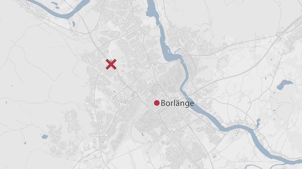 En karta över Borlänge där olycksplatsen är markerad med ett rött kryss.