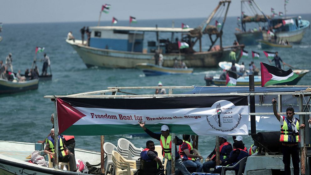 Palestinska fiskebåtar seglar från Gaza i protest mot Israels blockad.