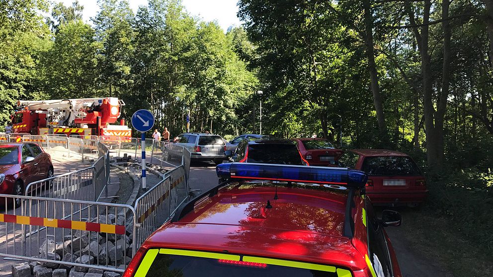 Flera bilar var felparkerade vid campingen när räddningsfordon skulle fram till Borstahusens camping.