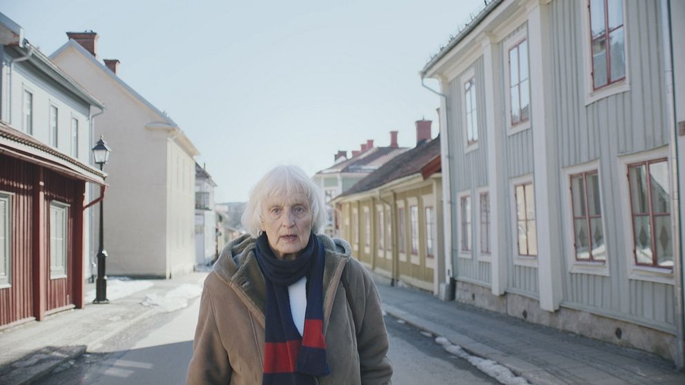 Sabine Engström på en gata.