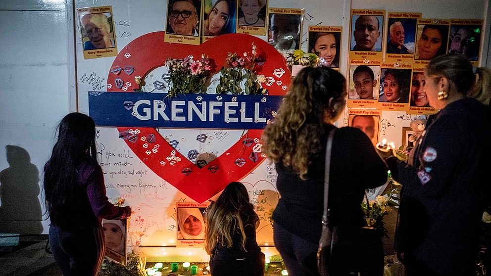 Offren hedrades i London – ett år efter dödliga branden