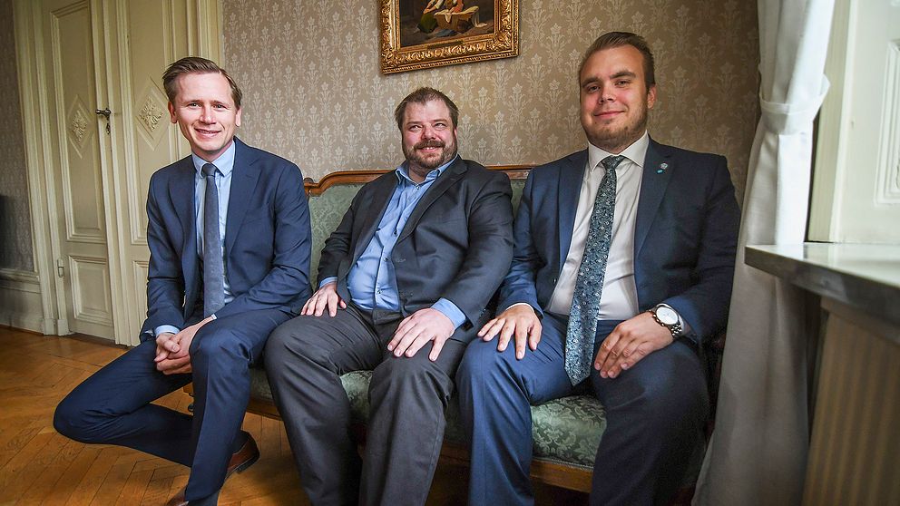 Sverigedemokraterna i Gävle, från vänster Roger Hedlund, Richard Carlsson och och Mattias Eriksson Falk.