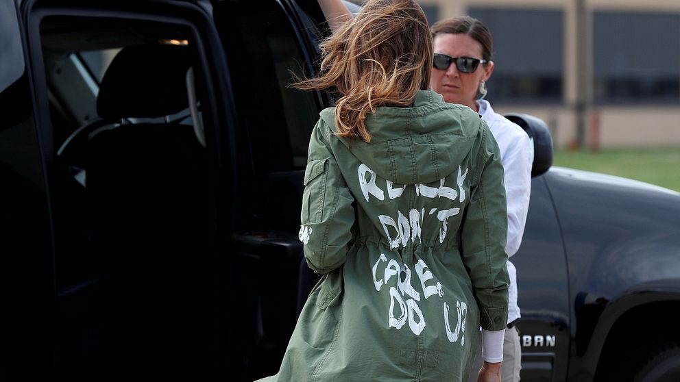 Melania Trump med den kritiserade jackan.