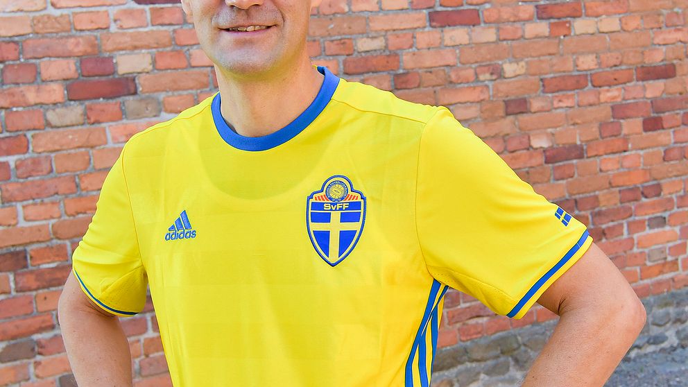 Snart bär det av till fotbolls-VM i Ryssland för Johan Gustafsson, som njuter av att leva ett vanligt liv igen.