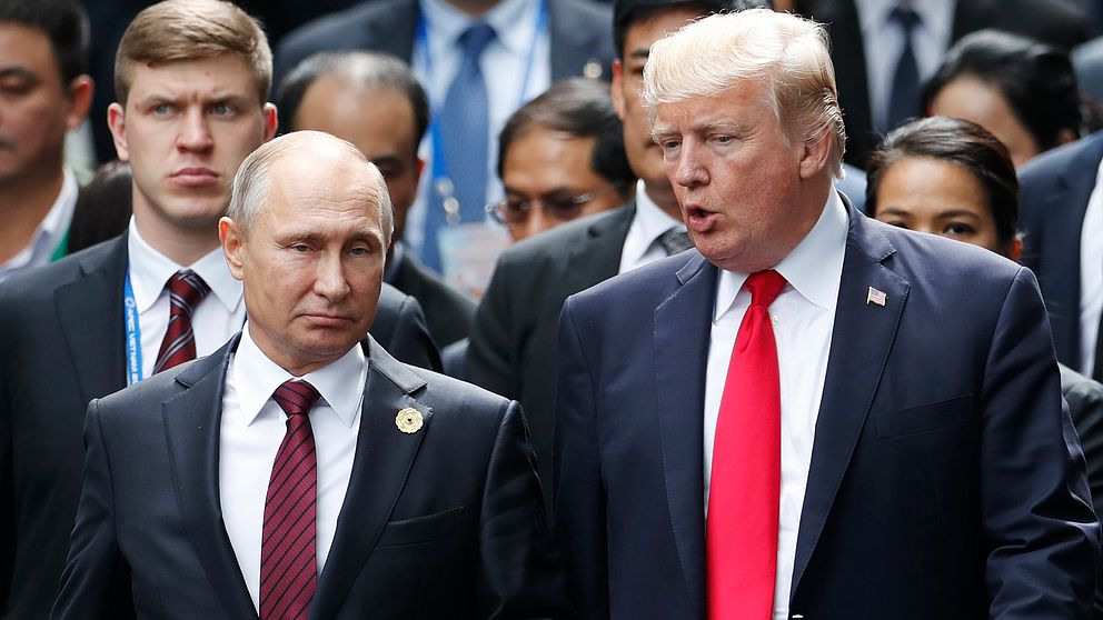 Vladimir Putin (till vänster) och Donald Trump vid ett tidigare möte.