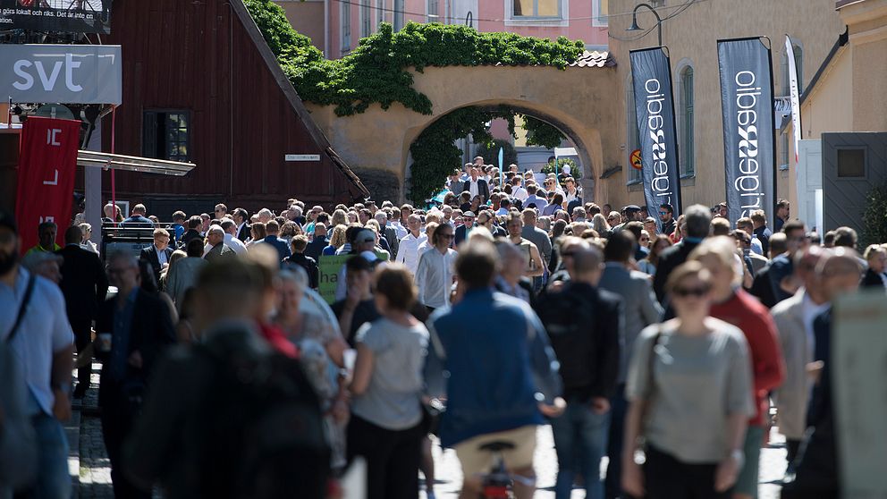 Folkvimmel i Almedalen