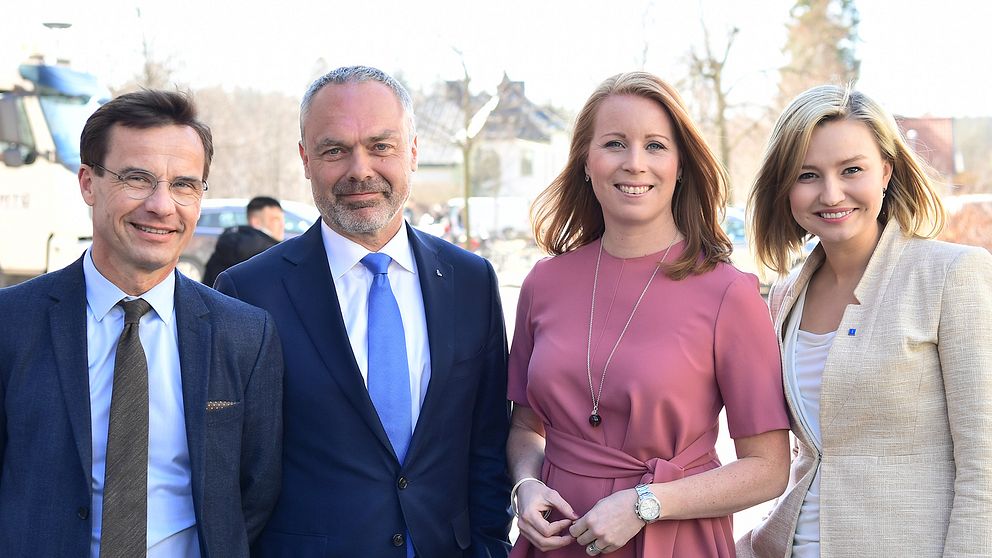 Alliansens partiledare Ulf Kristersson (M), Jan Björklund (L), Annie Lööf (C) och Ebba Busch Thor (KD) under ett besök i april på Sjödalsgymnasiet i Huddinge.