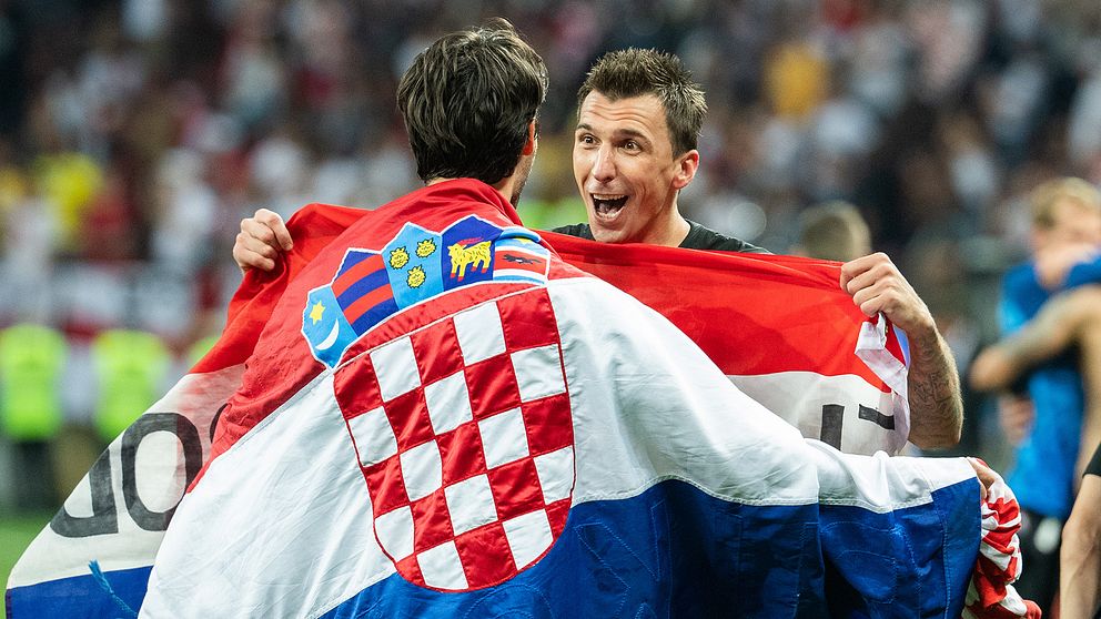Hjälten Mario Mandžukić jublar efter att Kroatien säkrat finalplatsen.