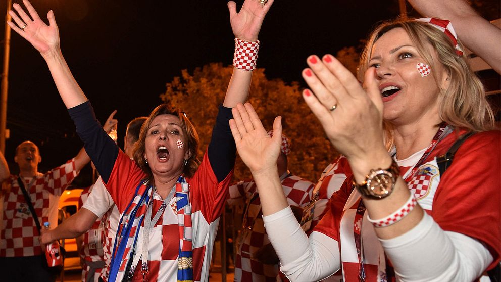 Kroatiska fans firar finalplatsen.