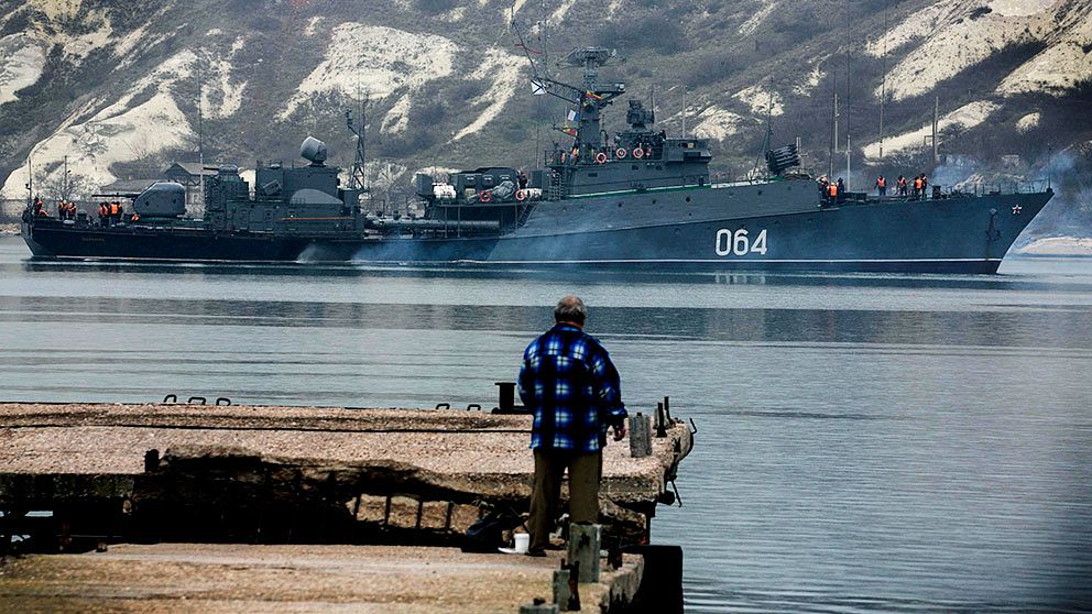Ryska örlogsfartyg utanför Sevastopols hamn.
