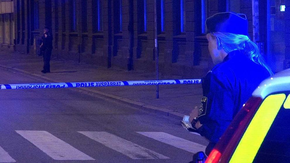 Polisen spärrade av ett område efter en explosion på Drottninggatan i Malmö.