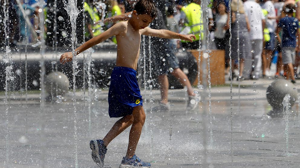 I juni månad uppmättes extrema temperaturer på många håll i Europa men juni 2016 var varmare i genomsnitt.