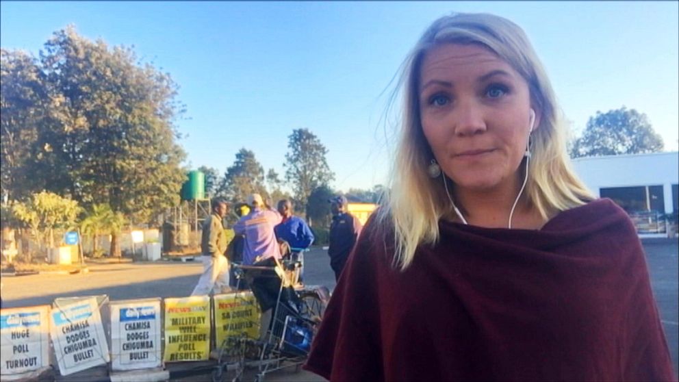 SVT:s reporter Liselott Lindström i Harere, Zimbabwe.