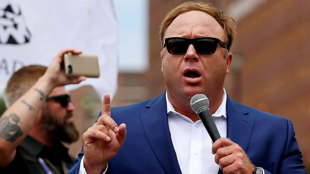 Alex Jones som driver Infowars.