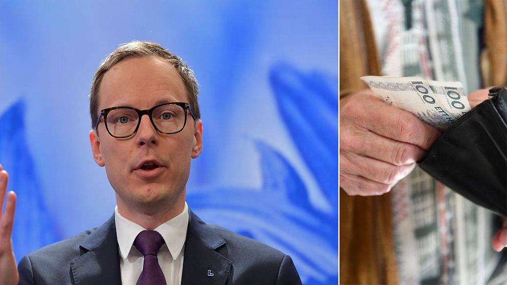 Liberalernas Mats Persson till vänster, pensionär som håller i kontanter och plånbok till höger