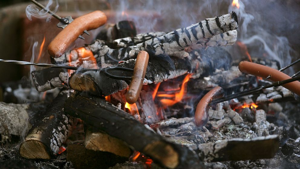 Nu hävs länsstyrelsens generella eldningsförbud i Skåne och det är upp till varje kommun att sätta sina egna regler kring grillning.