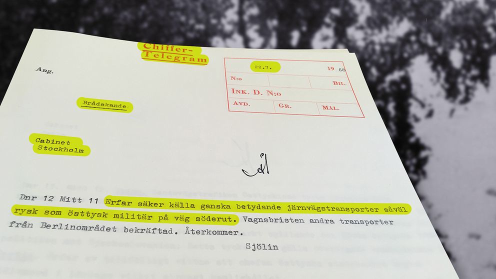 Det svenska generalkonsulatet i Berlin rapporterade till UD om ryska och östtyska militärtransporter en månad före invasionen i Prag 1968.