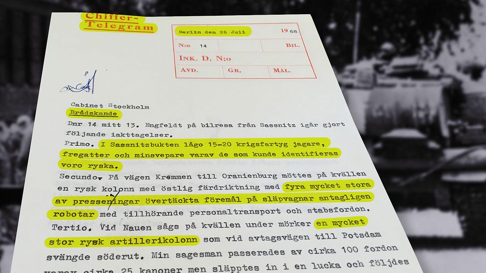 Generalkonsul Åke Sjölin i Berlin och hans medarbetare rapporterade sina iakttagelser om militära fartyg och transporter av robotar några dagar före den sovjetledda invasionen i Tjeckoslovakien.