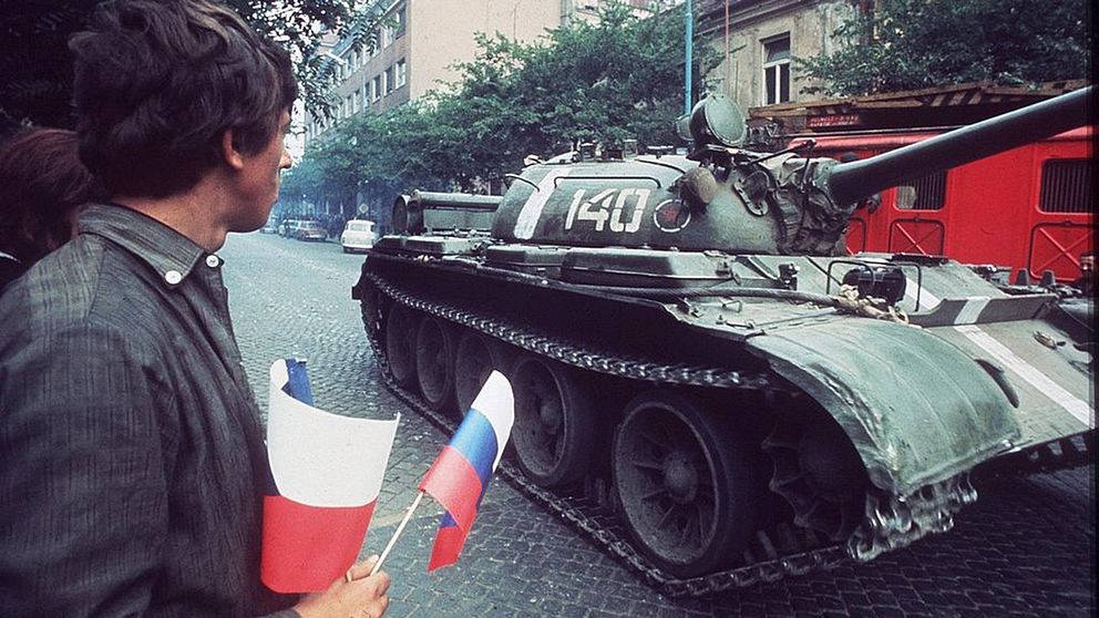 Det väckte starka reaktioner hos befolkningen när trupper från Warszawapakten invaderade Tjeckoslovakien.