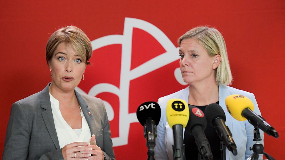Socialminister Annika Strandhäll (S) och finansminister Magdalena Andersson (S) presenterar ett förslag för att stärka den svenska sjukvården under måndagens pressträff.