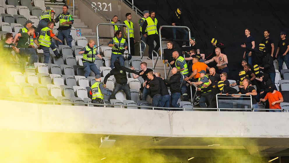 Bråk utbröt efter derbyt mellan Hammarby och AIK i våras.