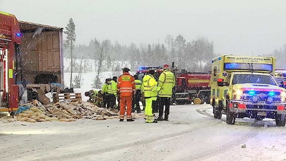 Halkolycka med EU-trailers