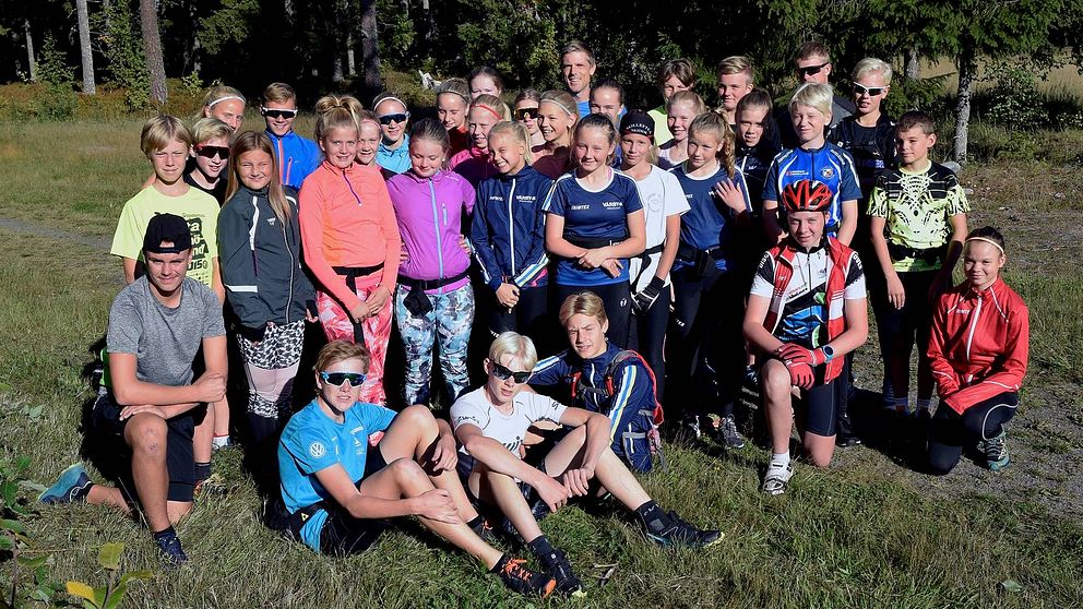 Unga skidåkare från Västernorrland på försäsongsläger.