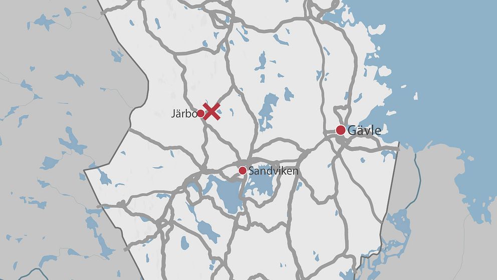 En karta över delar av Gävleborg är olycksplatsen är markerad med ett rött kryss.