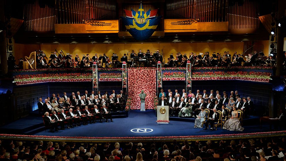 Horace Engdahl, ledamot i Svenska Akademien, håller tal till 2016 års Nobelpristagare i litteratur i Konserthuset i Stockholm.