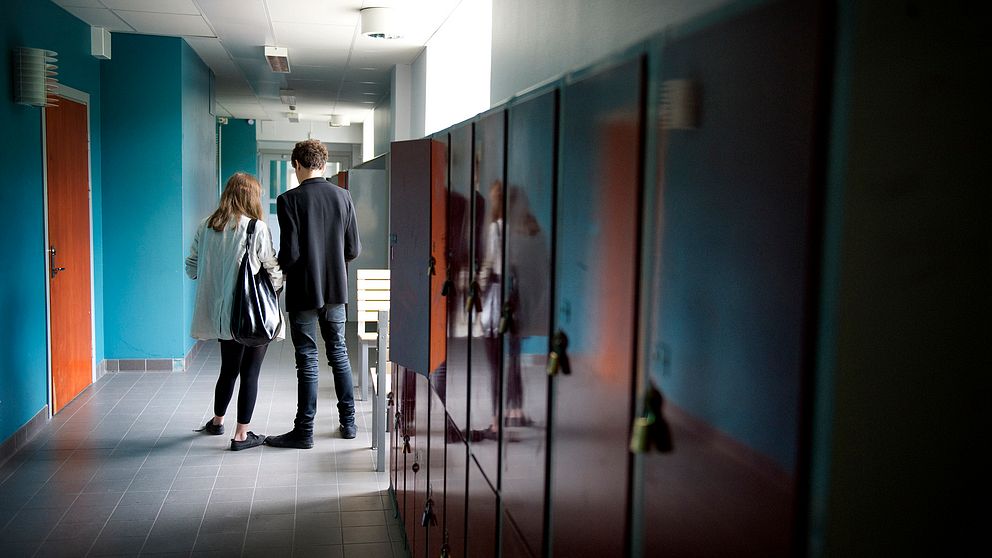 Elever i en skolkorridor