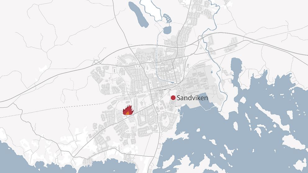 En karta över Sandviken där platsen för branden är markerad med en symbol för en eld.