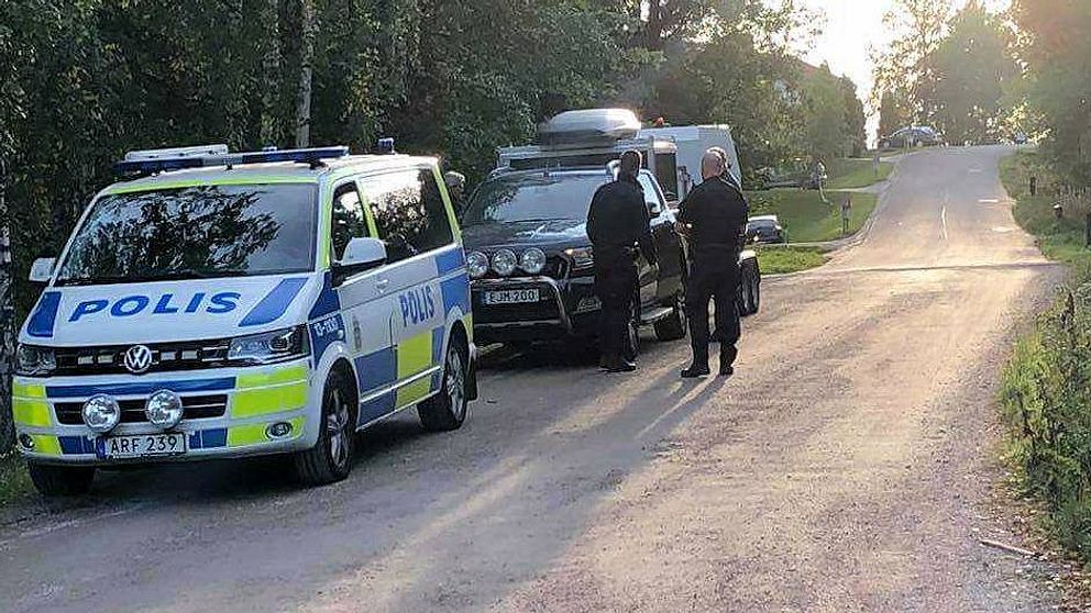 Polis på plats efter larm om misstänkt farligt föremål i Svartvik