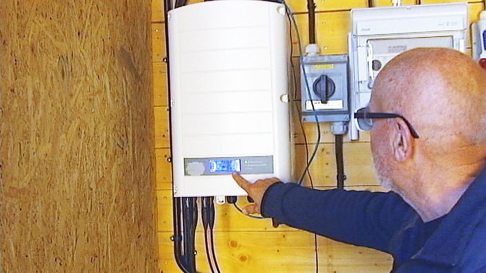 Sune Nyqvists solcellspaneler ger energi till tre hus på hans tomt