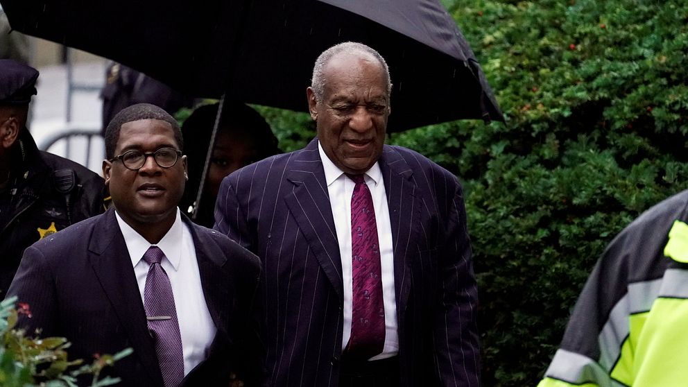 Skådespelaren Bill Cosby döms till fängelse för de sexuella övergrepp han begick 2004.