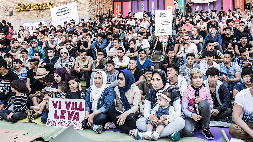 Ensamkommande asylsökande manifesterar på Medborgarplatsen för att stoppa utvisningarna till Afghanistan i augusti 2017.