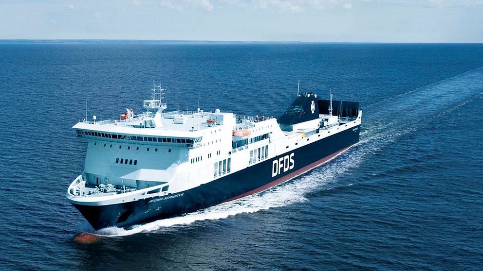Arkivfoto på DFDS-färjan Regina Seaways, som fastnade 135 kilometer utanför Kaliningrad på Östersjön efter ett motorhaveri under tisdagen.