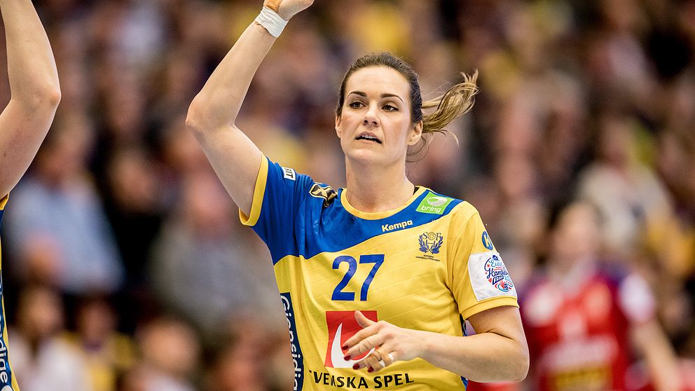 Landslagets försvarsrese Sabina Jacobsen.