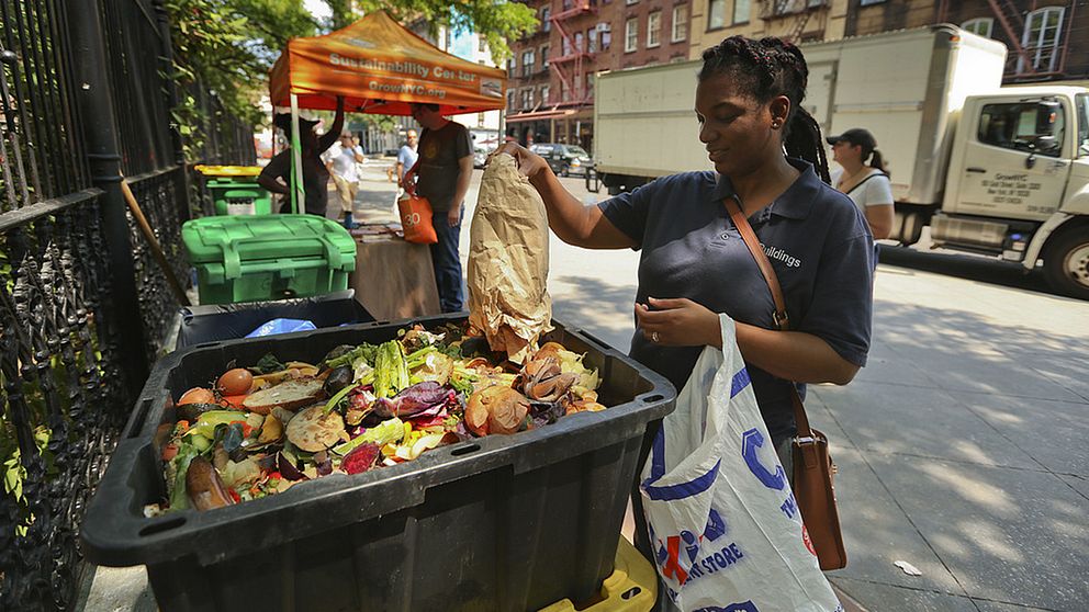 I New York City har man stoppat sina försök att få folk att kompostera matavfall.