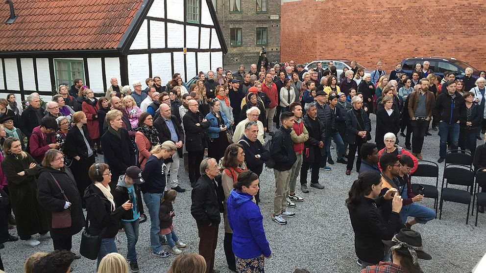 Ett hundratal personer samlades i Lund under söndagskvällen.