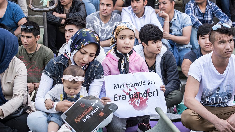 Ensamkommande asylsökande som manifesterar på Medborgarplatsen i Stockholm för att stoppa utvisningarna till Afghanistan sommaren 2017. Arkivbild.