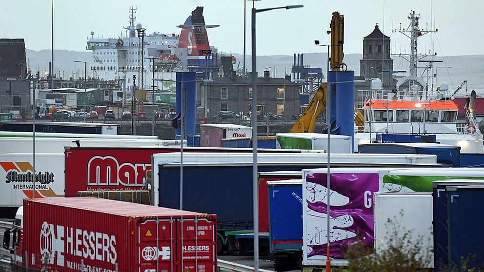Från hamnstaden Holyhead i Wales går en stor del av godstrafiken från EU och Storbritannien till Dublin på Irland utan tull- och gränskontroller.