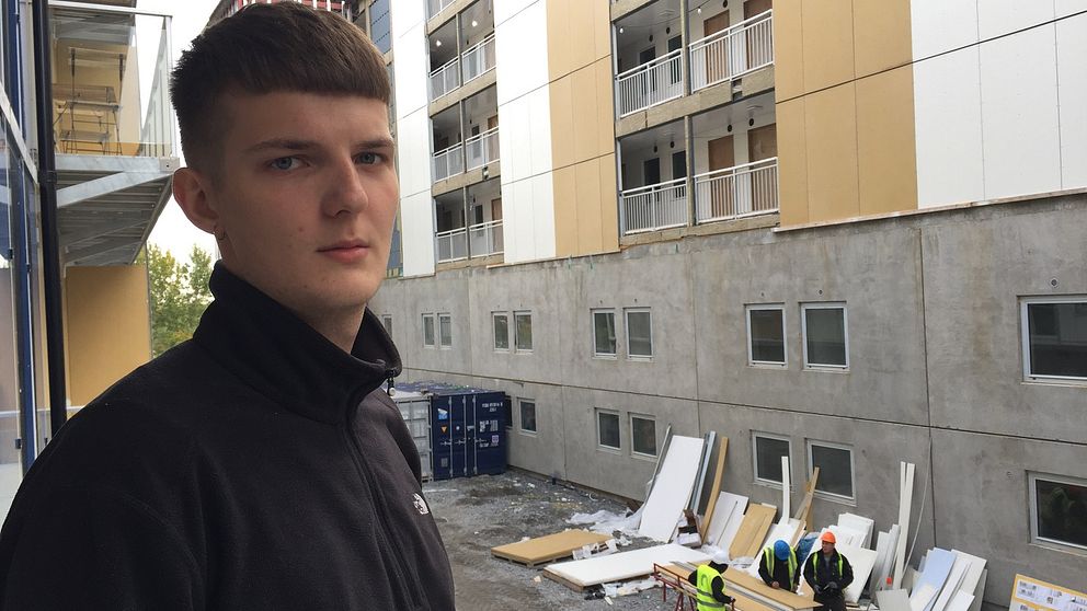 Ossian Nordgren bor i en studentlägenhet granne med en byggarbetsplats.