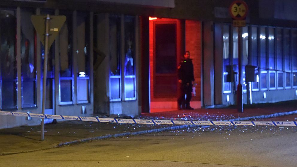 Polisen har spärrat av ett område runt trafikskolan under natten.