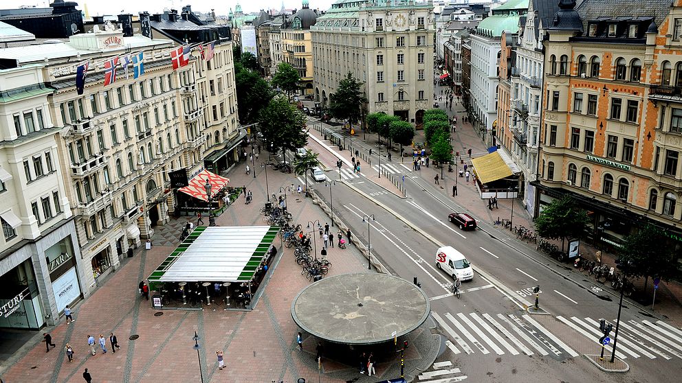 Stureplan, med ”svampen” i förgrunden.