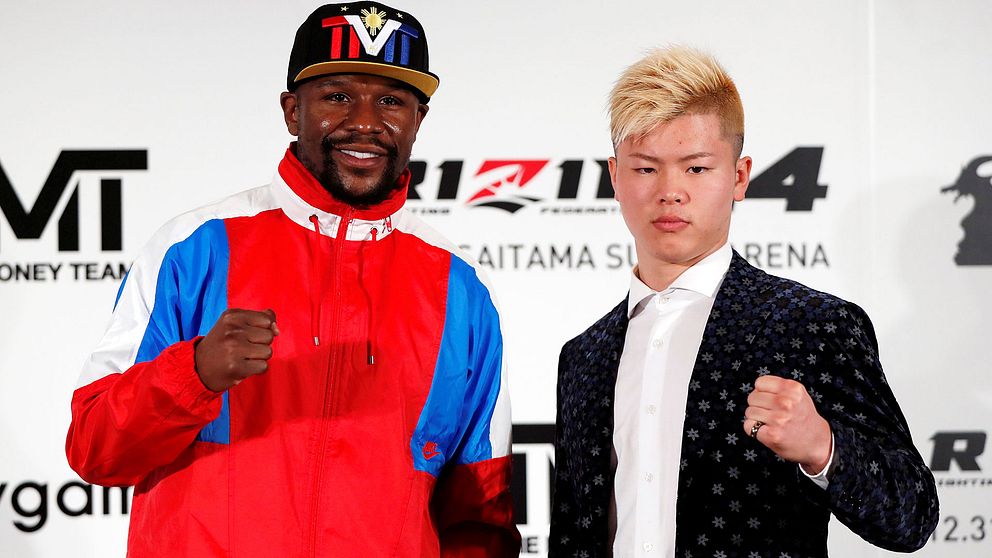 Boxningslegendaren Floyd Mayweather, 41, och japanske kickboxaren Tenshin Nasukawa, 20.