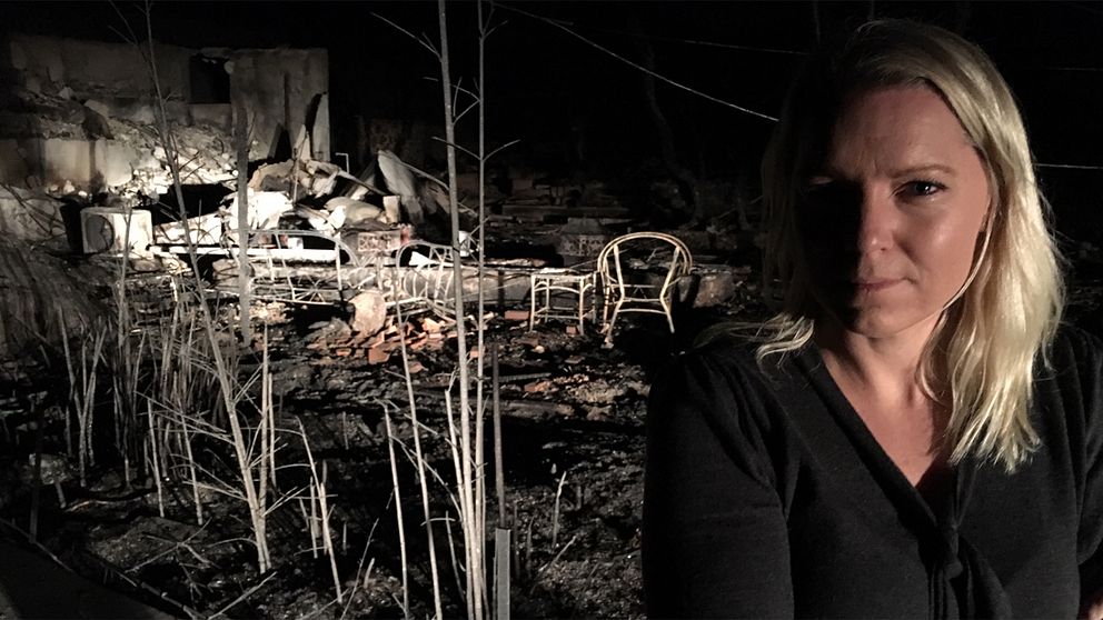 SVT:s USA-korrespondent Carina Bergfeldt på plats i Malibu, norr om Los Angeles, där en av bränderna orsakat omfattande skador