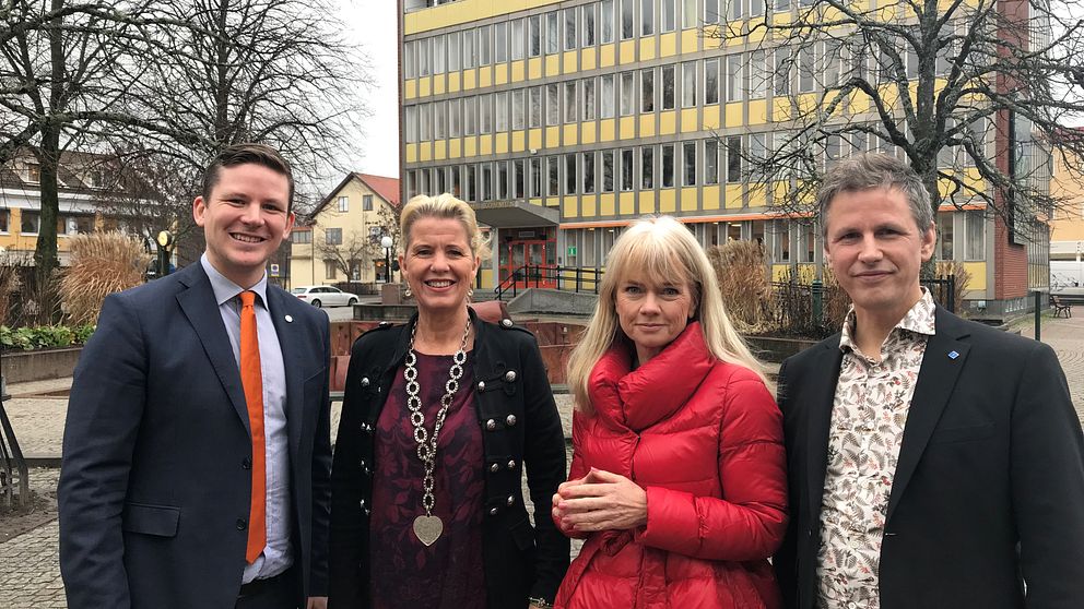 Alliansen i Lerum. Från vänster Alexander Abenius (M), Eva Andersson (C), Lill Jansson (L) och Christian Eberstein (KD).