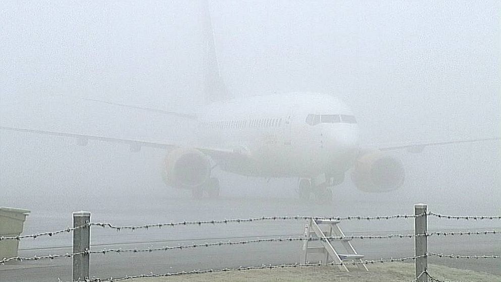 Flygplan i dimma
