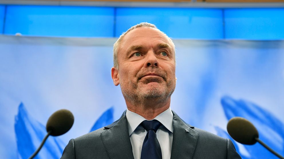 Liberalernas Skåneförbund försöker hindra Jan Björklund från att eventuellt släppa fram en S-ledd regering.